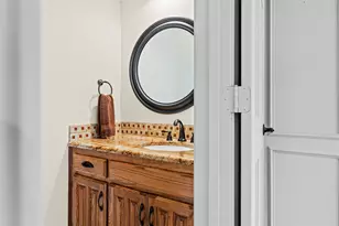 4203 Oak Springs Dr, Arlington, TX 76016 - Photo 9