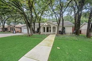 412 Twin Creek Dr, Hurst, TX 76053 - Photo 5