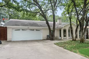 412 Twin Creek Dr, Hurst, TX 76053 - Photo 3