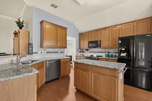 6303 Clear Pool Dr, Arlington, TX 76018 - Photo 15