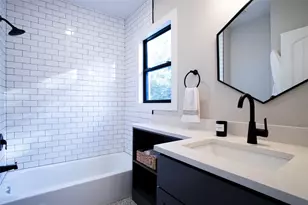 2855 Sharon St, Dallas, TX 75211 - Photo 9