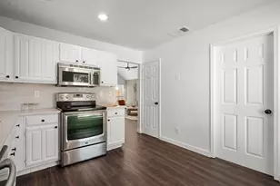 200 Saddle Rock Ct, Irving, TX 75063 - Photo 7