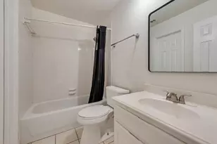 515 Suffolk Dr, Grand Prairie, TX 75052 - Photo 17