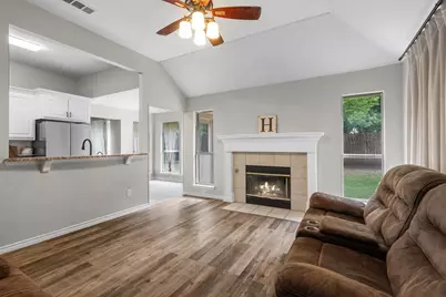 115 S Blue Bonnet Circle, Justin, TX 76247 - Photo 15