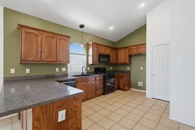 10013 Bull Run, Fort Worth, TX 76177 - Photo 5