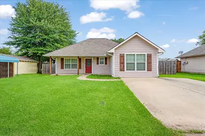 207 Chaffin Street, Bonham, TX 75418 - Photo 1