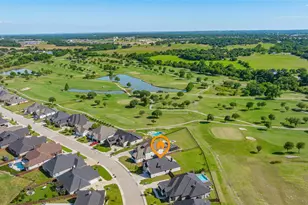 1349 Crown Valley Dr, Weatherford, TX 76087 - Photo 3