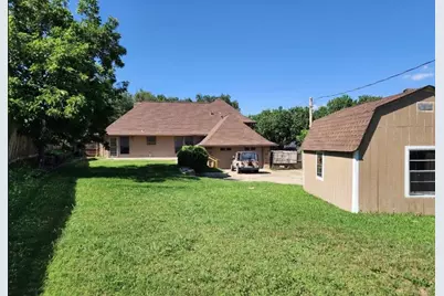 2001 Birchwood Lane, Grand Prairie, TX 75050 - Photo 13
