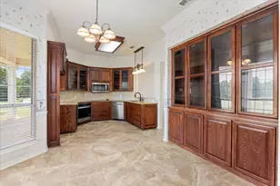 900 Hickey Ct, Granbury, TX 76049 - Photo 7