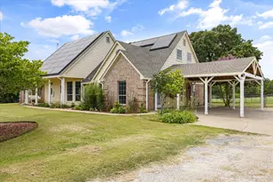 900 Hickey Ct, Granbury, TX 76049 - Photo 3