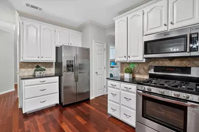 5424 Emerald Park Boulevard, Arlington, TX 76017 - Photo 11