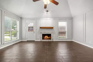 2029 Falcon Ridge Dr, Carrollton, TX 75010 - Photo 5