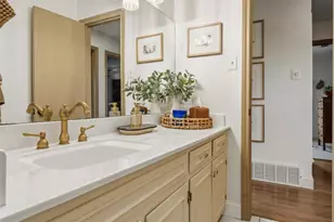 1201 Rockmoor Dr, Edgecliff Village, TX 76134 - Photo 23