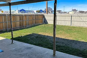 1324 N Creek Dr, Saginaw, TX 76179 - Photo 3