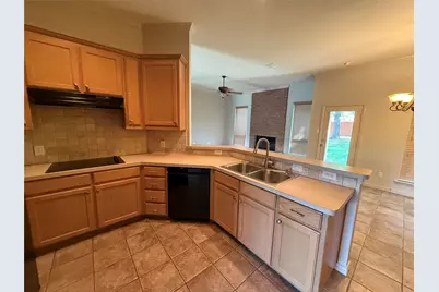 5700 Cherrywood Lane, Arlington, TX 76016 - Photo 5