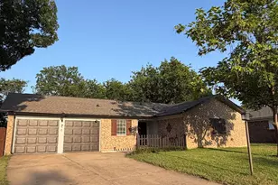 421 Smith Ave, Everman, TX 76140 - Photo 3