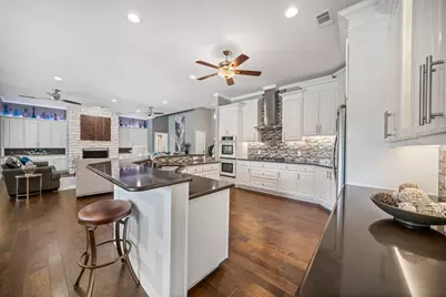 6400 Oak Hollow Drive, Burleson, TX 76028 - Photo 13