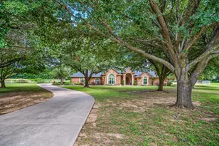 6400 Oak Hollow Dr, Burleson, TX 76028 - Photo 5