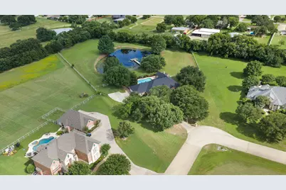 6400 Oak Hollow Drive, Burleson, TX 76028 - Photo 37