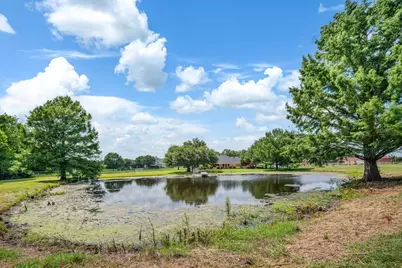 6400 Oak Hollow Drive, Burleson, TX 76028 - Photo 33