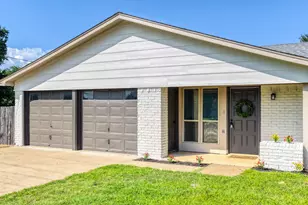 3905 Mountain Vista Dr, Granbury, TX 76048 - Photo 5