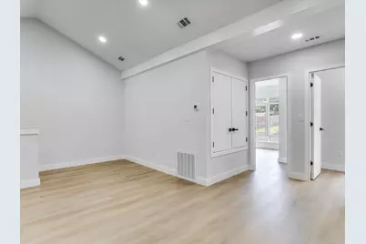 816 Premier Parkway, Grand Prairie, TX 75051 - Photo 21