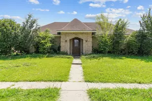 106 E Schreiber St, Garland, TX 75040 - Photo 1