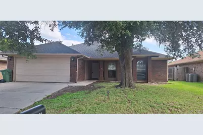 802 Crystal Creek Lane, Arlington, TX 76001 - Photo 1