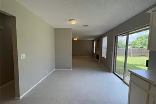 1817 Berkeley Dr, Glenn Heights, TX 75154 - Photo 9