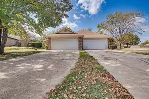 7650 Colorado Creek Ct, Fort Worth, TX 76133 - Photo 9