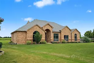 178 Chazlynn Ct, Waxahachie, TX 75165 - Photo 1