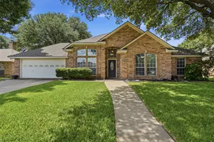 410 Roundabout Dr, Midlothian, TX 76065 - Photo 1