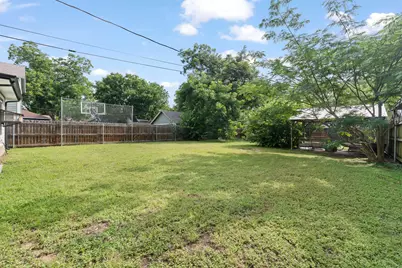 111 Bellevue Drive, Cleburne, TX 76033 - Photo 23
