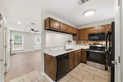 112 Churchill Lane, Euless, TX 76039 - Photo 9