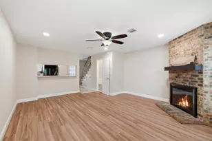 112 Churchill Ln, Euless, TX 76039 - Photo 3