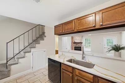 112 Churchill Lane, Euless, TX 76039 - Photo 11