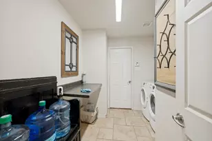 8115 Oak Hollow Dr, Arlington, TX 76001 - Photo 11