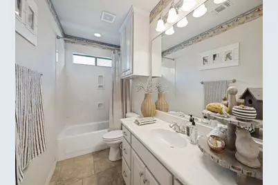 8115 Oak Hollow Drive, Arlington, TX 76001 - Photo 17
