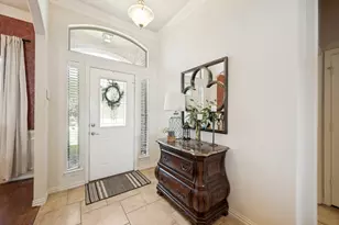 8115 Oak Hollow Dr, Arlington, TX 76001 - Photo 3
