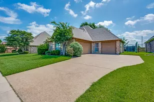 8115 Oak Hollow Dr, Arlington, TX 76001 - Photo 25