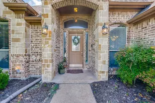 8115 Oak Hollow Dr, Arlington, TX 76001 - Photo 1