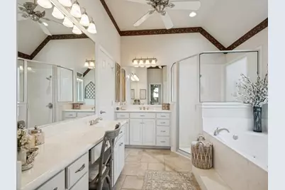 8115 Oak Hollow Drive, Arlington, TX 76001 - Photo 15