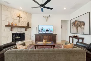 111 Tetrad Cir, Waxahachie, TX 75165 - Photo 5