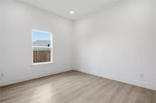 2622 Bainbridge Dr, Dallas, TX 75237 - Photo 21