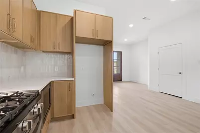 2622 Bainbridge Drive, Dallas, TX 75237 - Photo 9