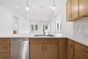 2622 Bainbridge Dr, Dallas, TX 75237 - Photo 9