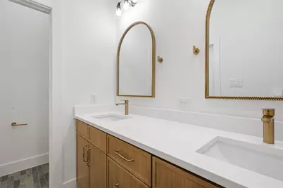 2622 Bainbridge Drive, Dallas, TX 75237 - Photo 13