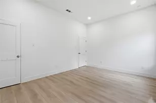 2622 Bainbridge Dr, Dallas, TX 75237 - Photo 25
