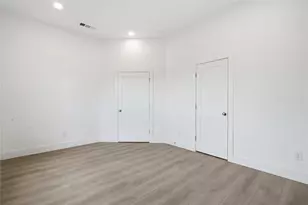 2622 Bainbridge Dr, Dallas, TX 75237 - Photo 15