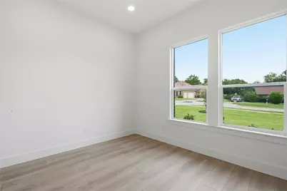 2622 Bainbridge Drive, Dallas, TX 75237 - Photo 15